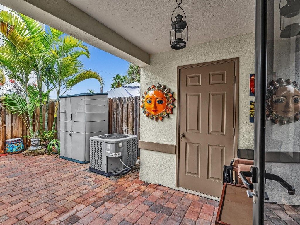240 City View Drive, Unit 240, Fort Lauderdale, FL 33311 Photo