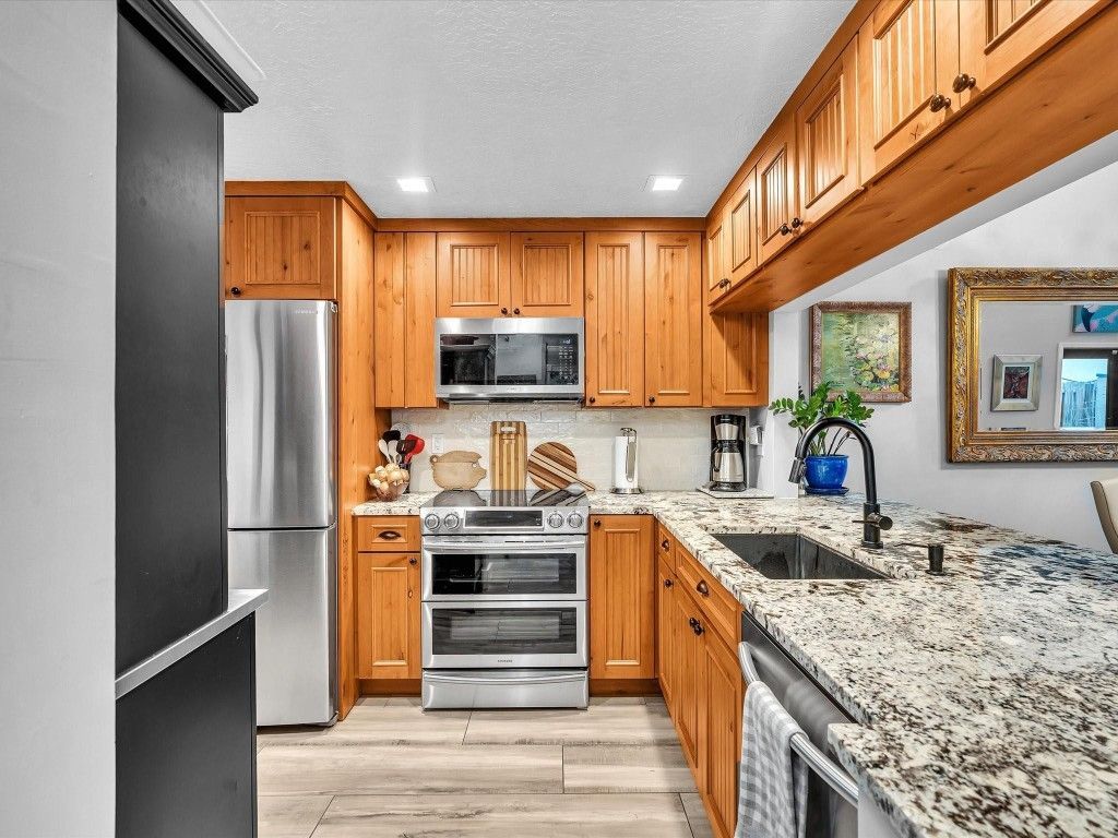 240 City View Drive, Unit 240, Fort Lauderdale, FL 33311 Photo