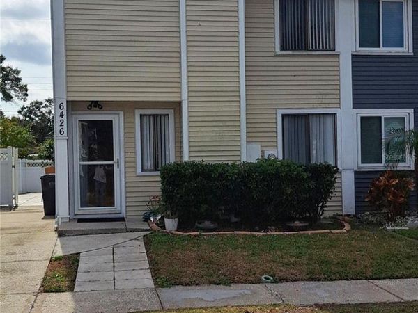 6426 ROCKPOINTE DRIVE, TAMPA, FL 33634