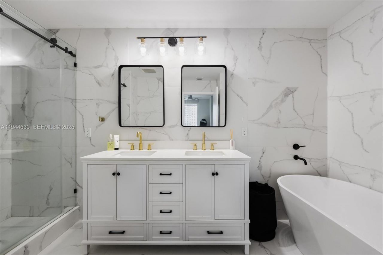 1111 SW 1st Ave, Unit 3723-N, Miami, FL 33130 Photo