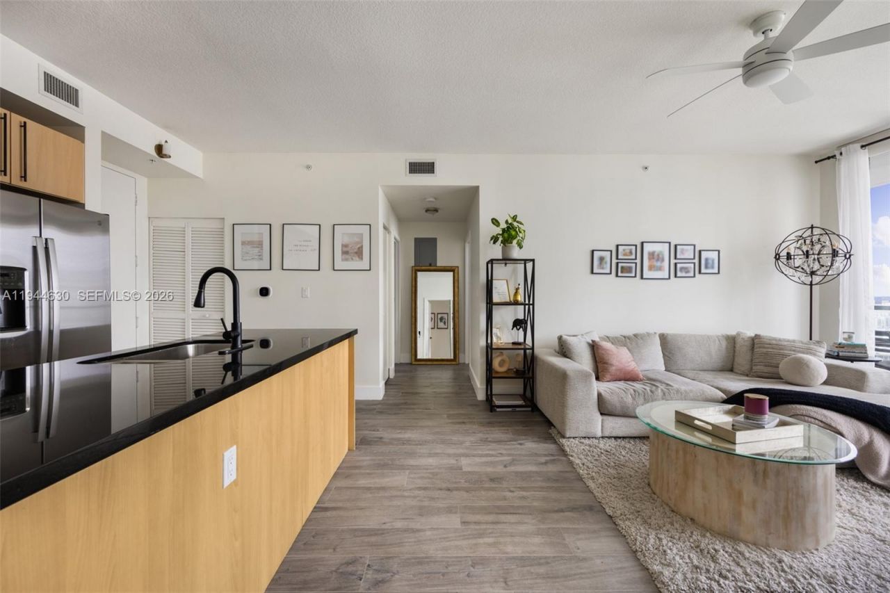 1111 SW 1st Ave, Unit 3723-N, Miami, FL 33130 Photo