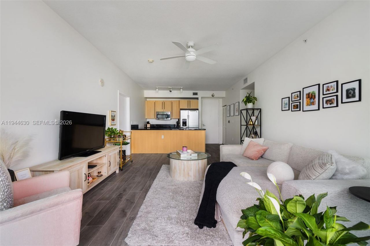 1111 SW 1st Ave, Unit 3723-N, Miami, FL 33130 Photo