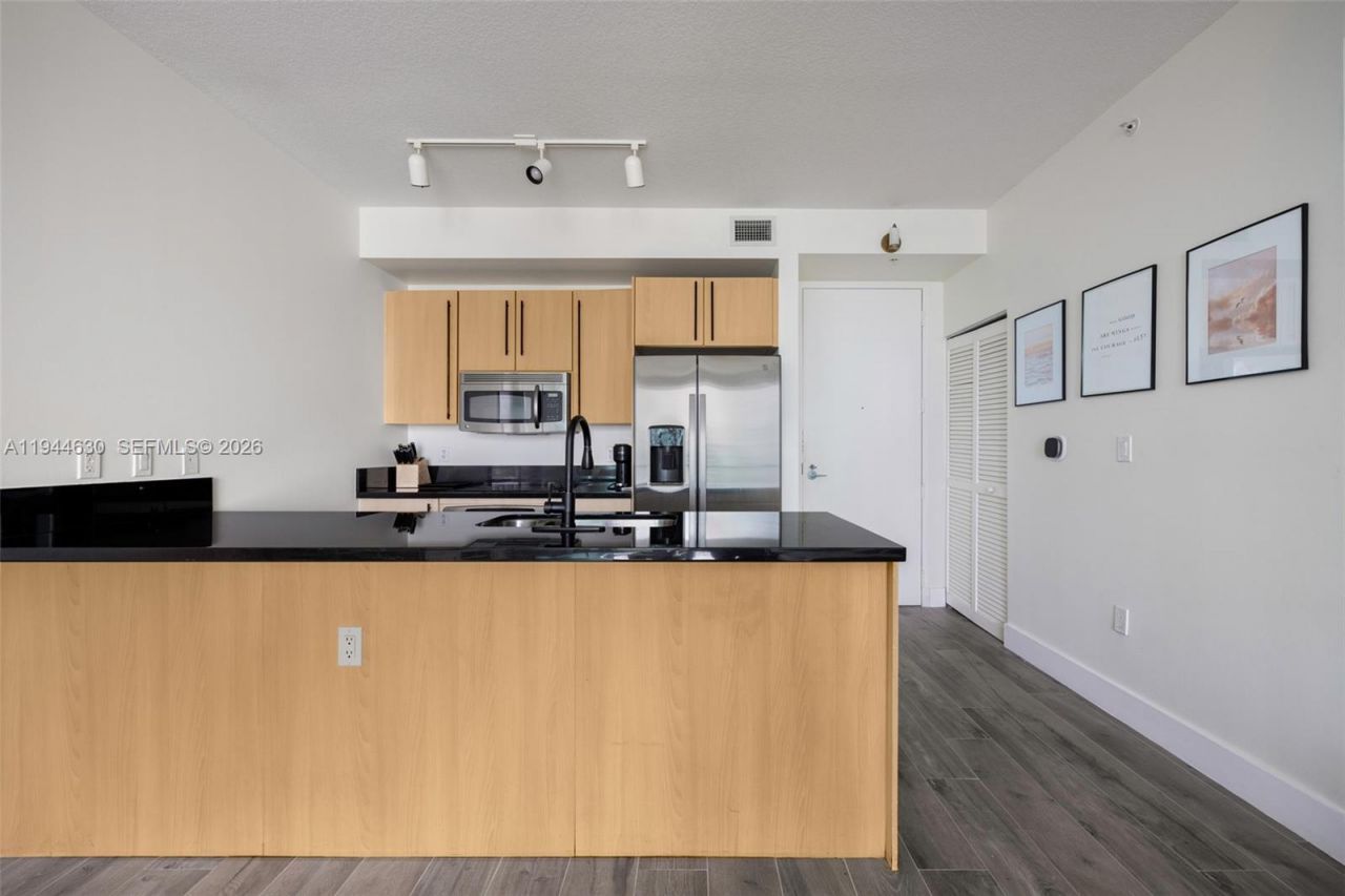 1111 SW 1st Ave, Unit 3723-N, Miami, FL 33130 Photo