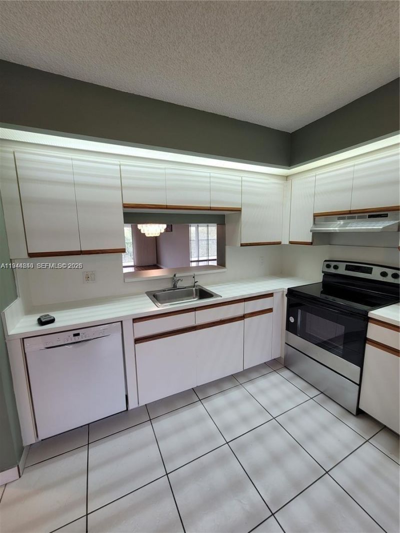 901 SW 128th Ter, Unit 410A, Pembroke Pines, FL 33027 Photo