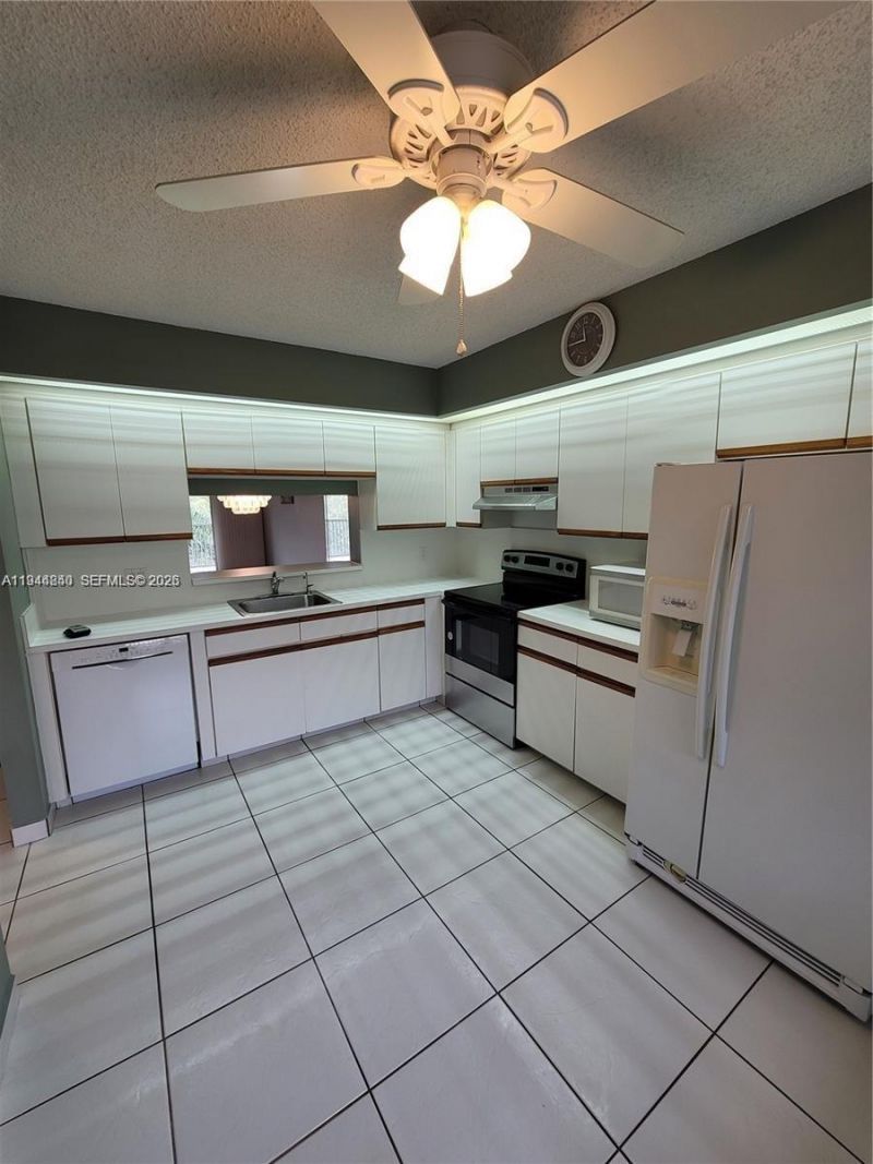 901 SW 128th Ter, Unit 410A, Pembroke Pines, FL 33027 Photo