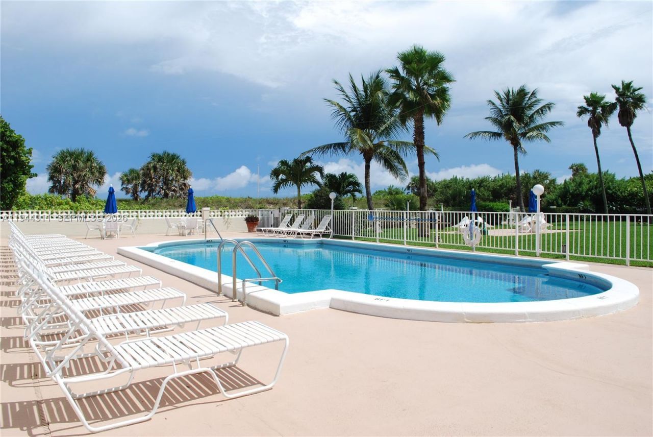 125 Ocean Ave , Unit 202, Palm Beach Shores, FL 33404 Photo