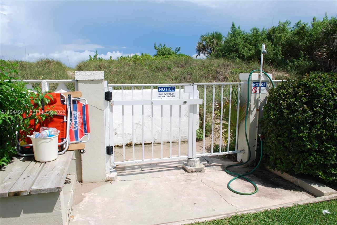 125 Ocean Ave , Unit 202, Palm Beach Shores, FL 33404 Photo