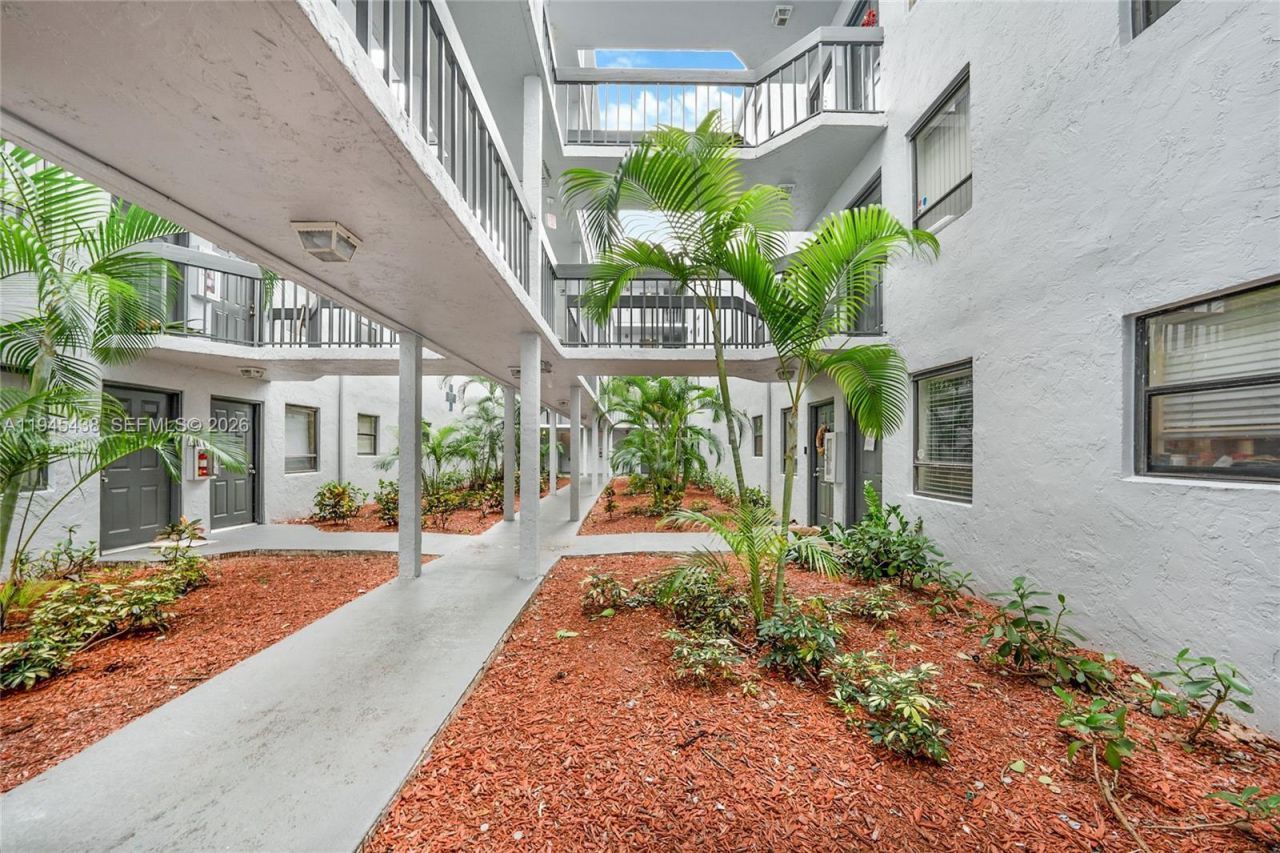1850 N Congress Ave , Unit 311, West Palm Beach, FL 33401 Photo