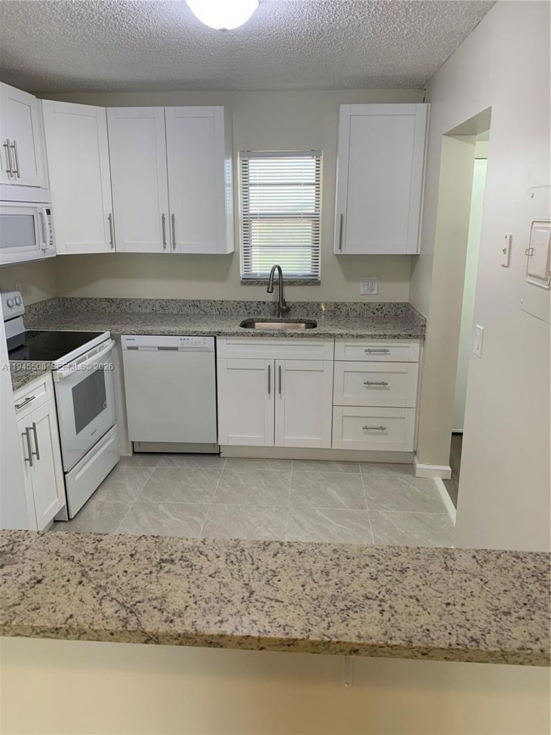 9273 SW 8th St, Unit 411, Boca Raton, FL 33428 Photo