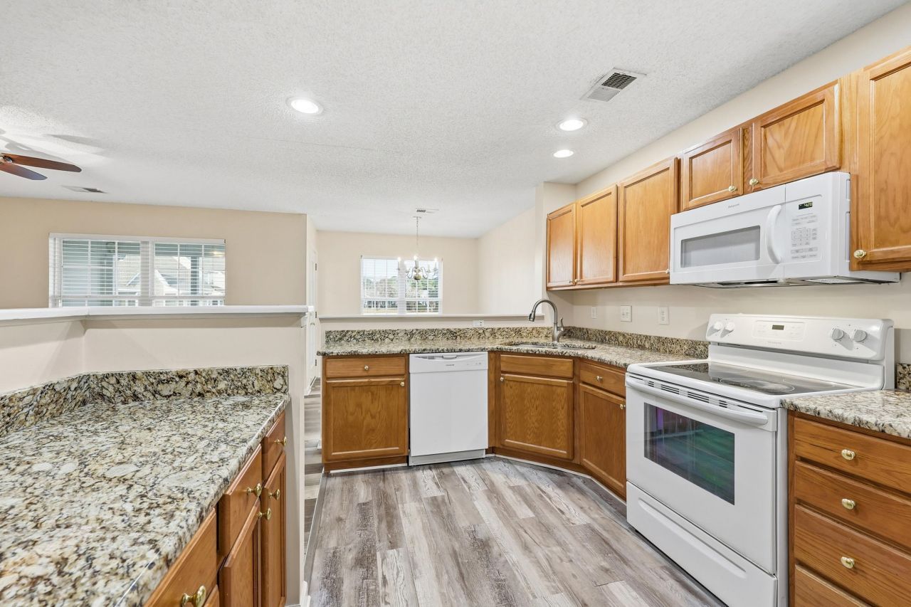 1037 Stanton Pl. Photo 10