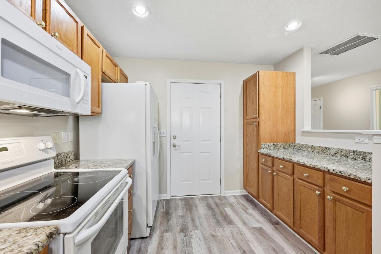 1037 Stanton Pl. Photo 11