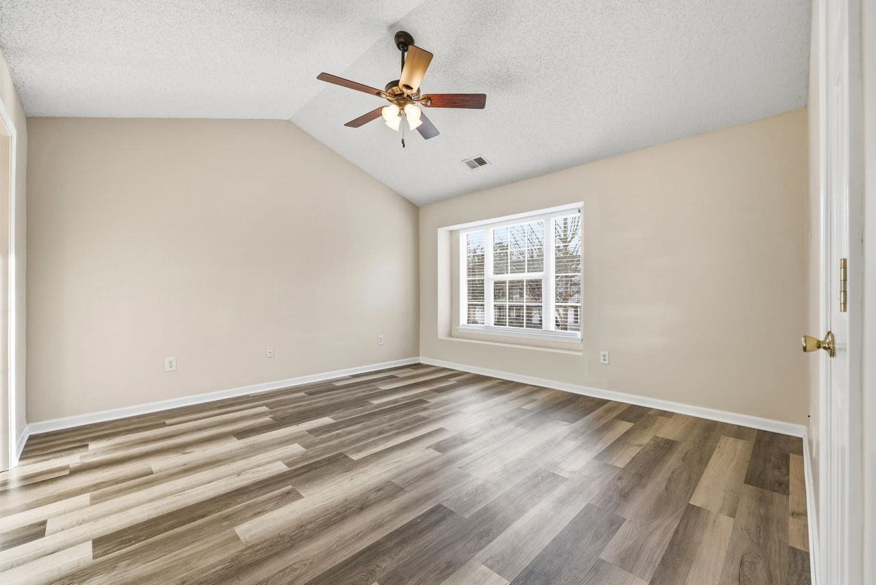 1037 Stanton Pl. Photo 18