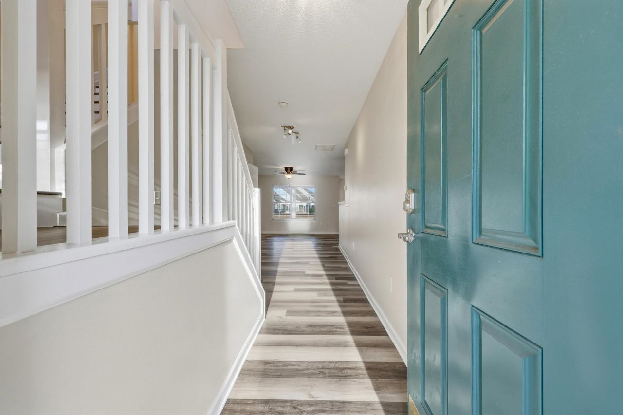 1037 Stanton Pl. Photo 4