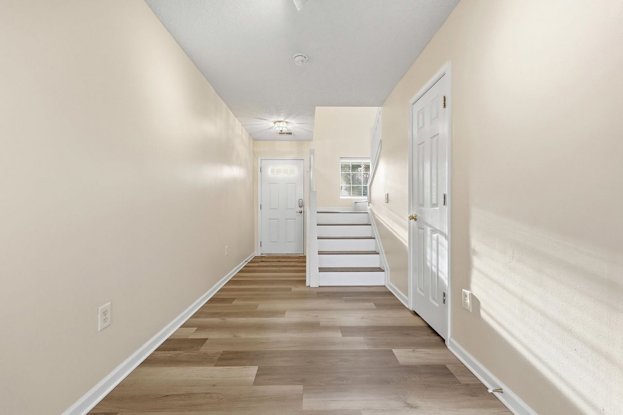 1037 Stanton Pl. Photo 5