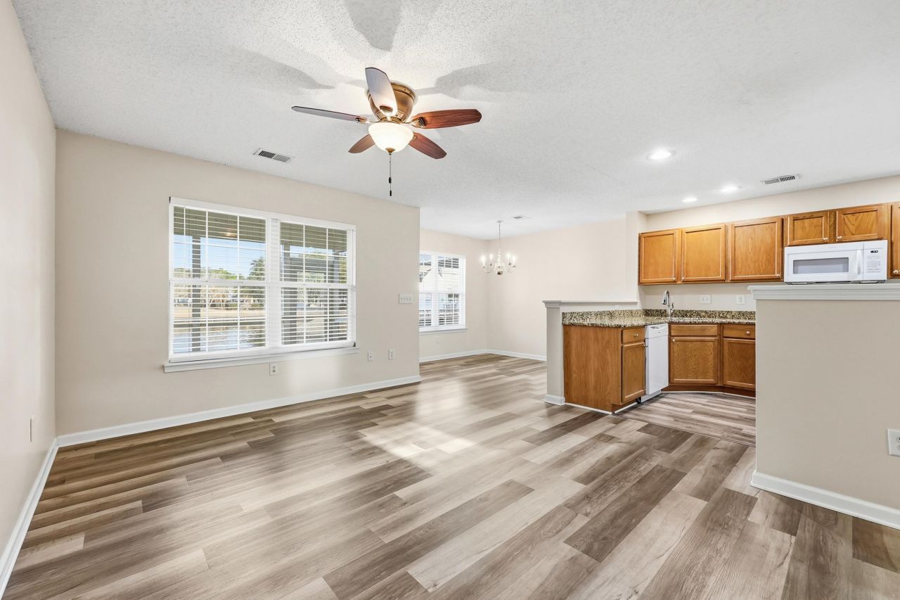 1037 Stanton Pl. Photo 6