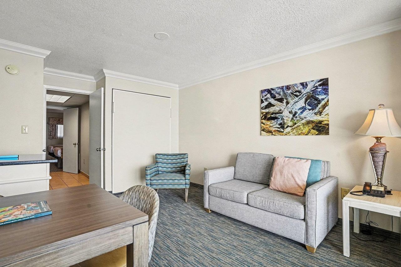 1105 S Ocean Blvd. Photo 5