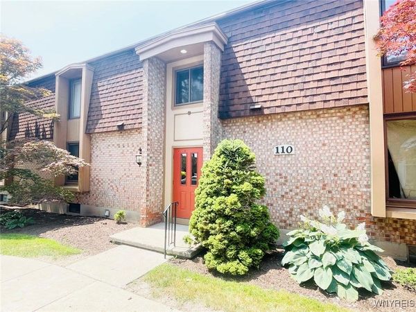 110 Charter Oaks Drive, Unit 3, Buffalo, NY 14228