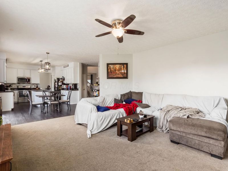 4052 Ponds Edge Street, Grove City, OH 43123 Photo 13