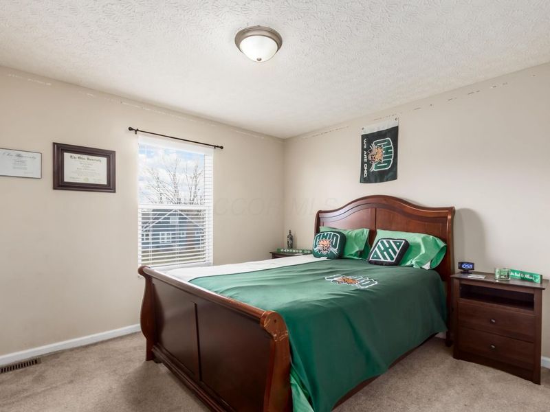 4052 Ponds Edge Street, Grove City, OH 43123 Photo 20