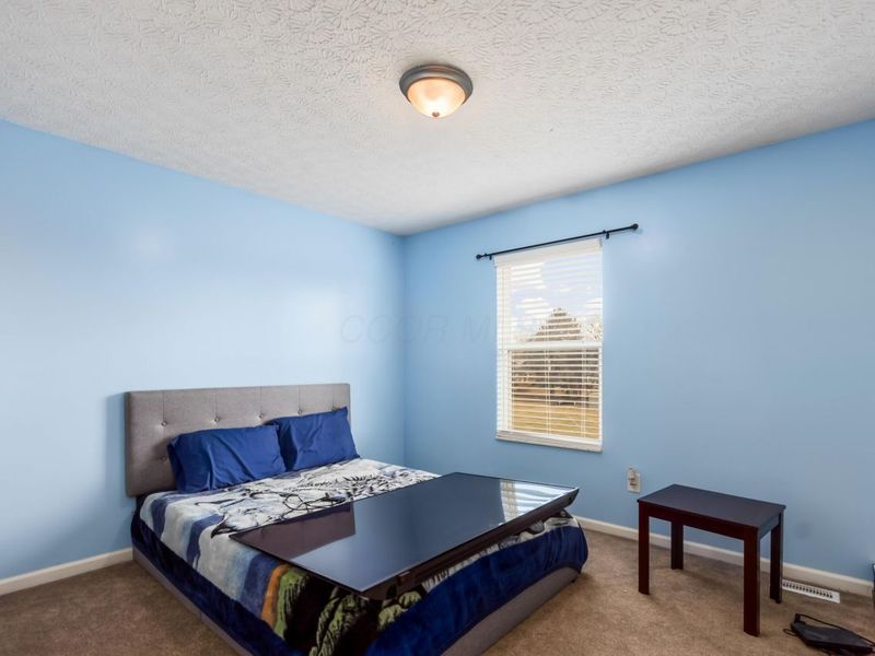 4052 Ponds Edge Street, Grove City, OH 43123 Photo 22