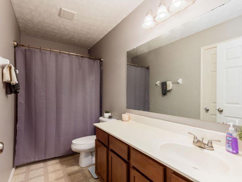 4052 Ponds Edge Street, Grove City, OH 43123 Photo 23