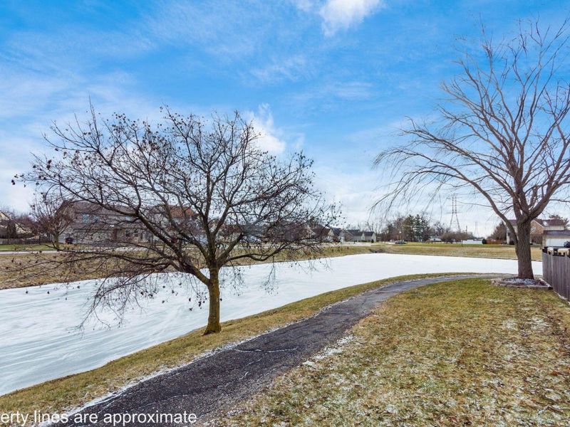 4052 Ponds Edge Street, Grove City, OH 43123 Photo 32