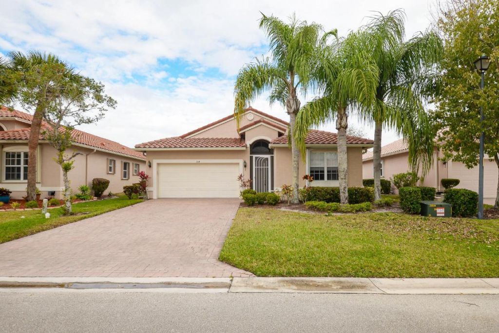 354 NW Shoreview Drive, Port Saint Lucie, FL 34986 Photo