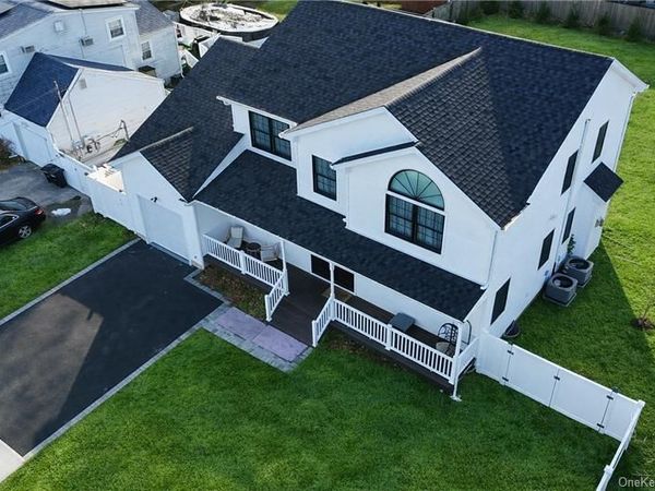 551 Grand Avenue, Lindenhurst, NY 11757