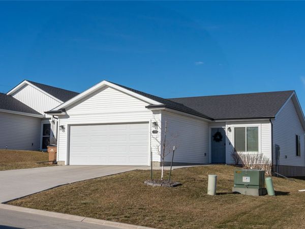 1355 Blazing Star Drive, Carlisle, IA 50047