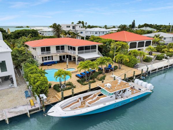 272 W Seaview Drive, Duck, FL 33050