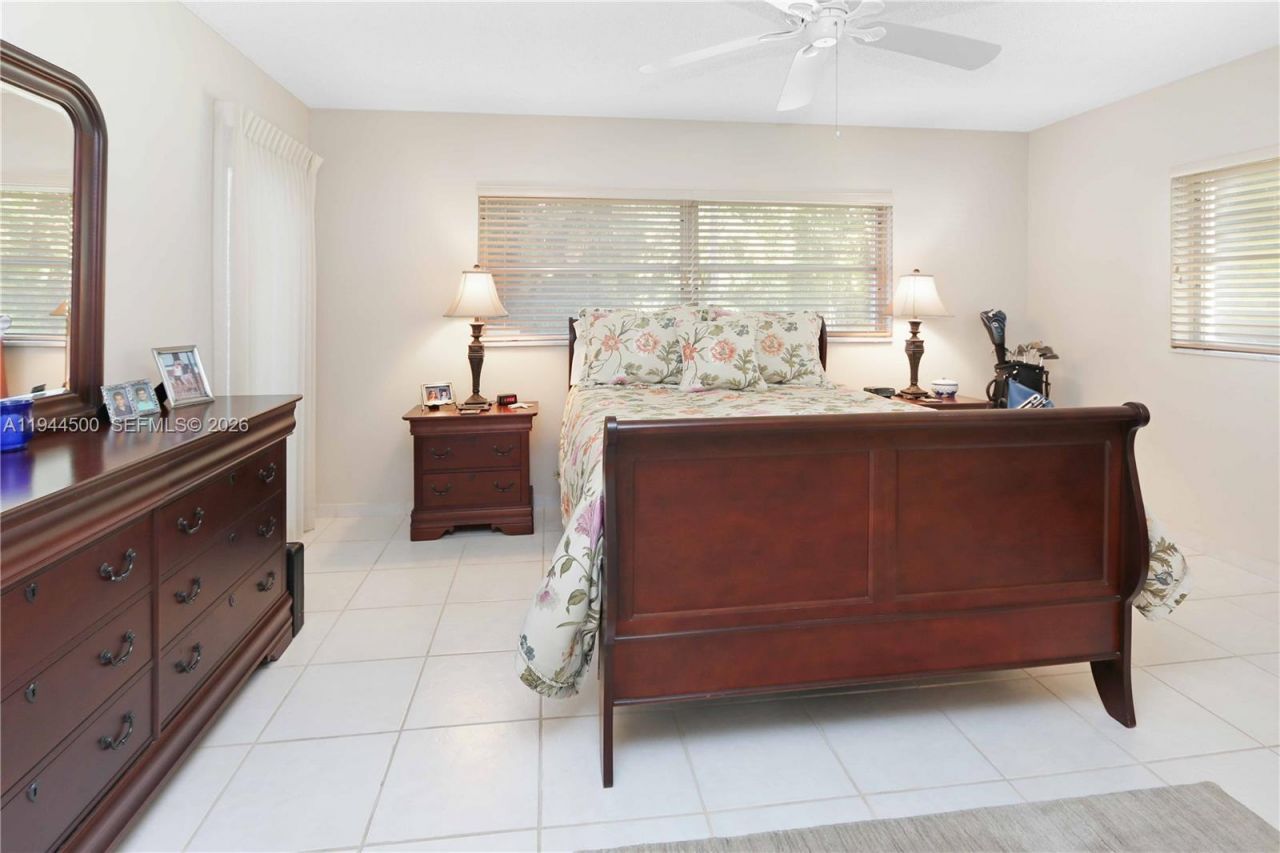 1425 Atlantic Shores Blvd, Unit 110, Hallandale Beach, FL 33009 Photo