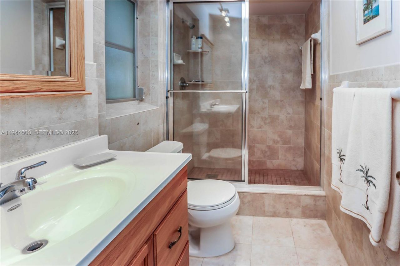 1425 Atlantic Shores Blvd, Unit 110, Hallandale Beach, FL 33009 Photo