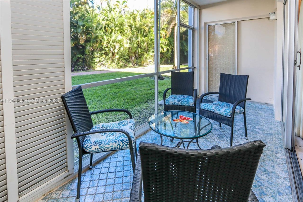 1425 Atlantic Shores Blvd, Unit 110, Hallandale Beach, FL 33009 Photo