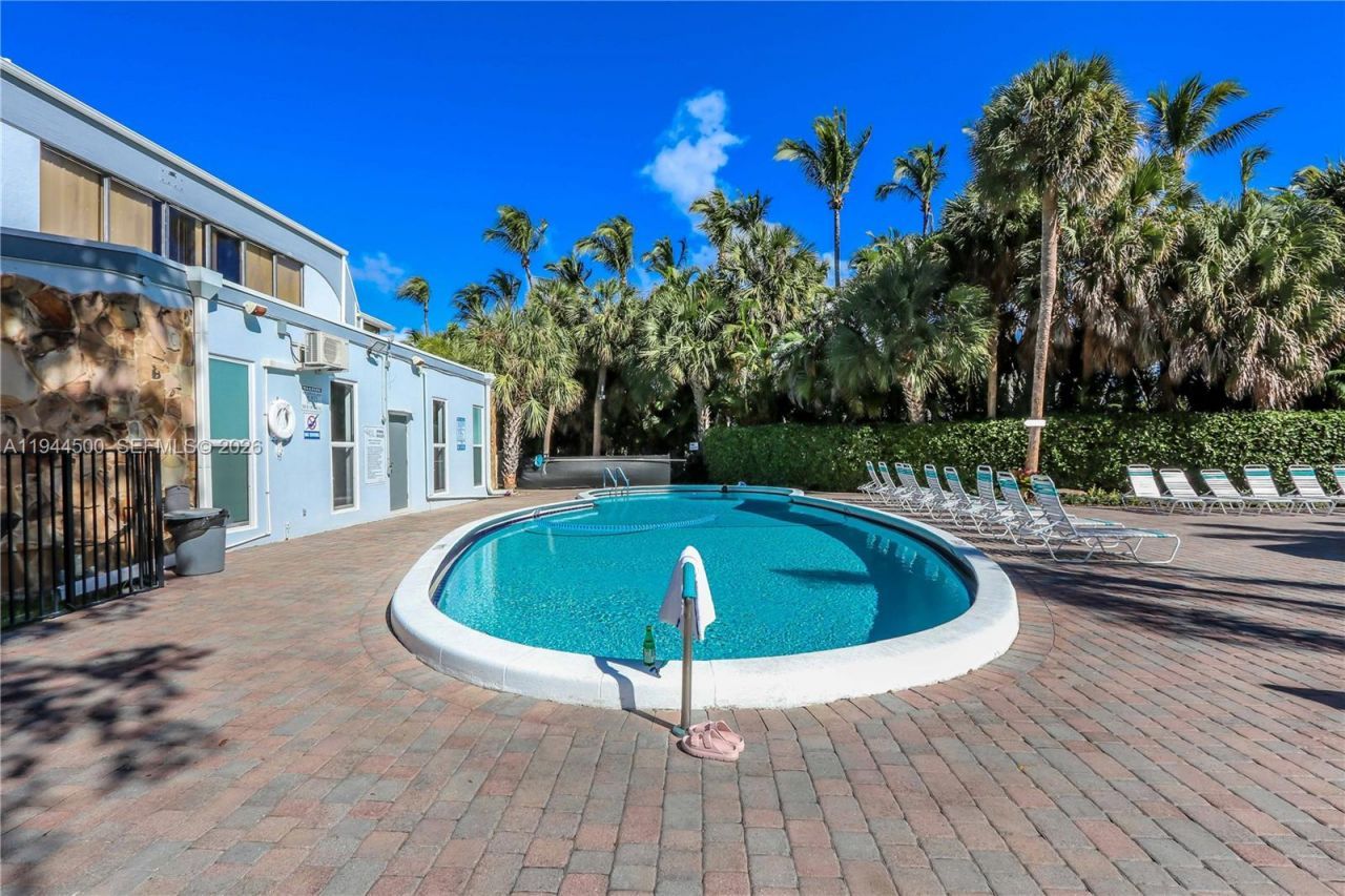 1425 Atlantic Shores Blvd, Unit 110, Hallandale Beach, FL 33009 Photo