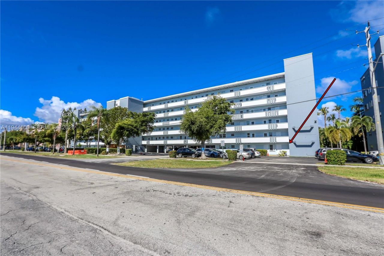 1425 Atlantic Shores Blvd, Unit 110, Hallandale Beach, FL 33009 Photo