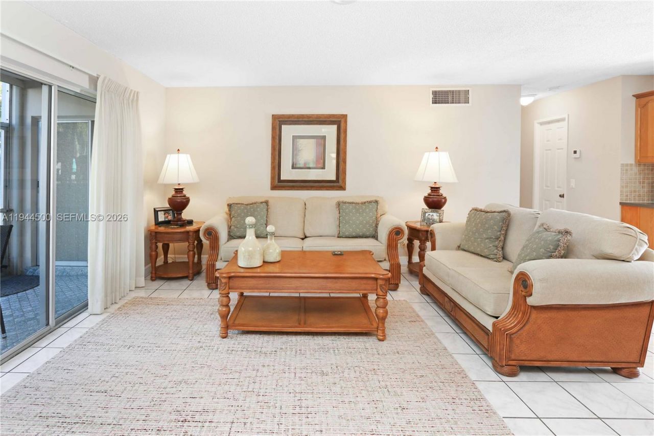 1425 Atlantic Shores Blvd, Unit 110, Hallandale Beach, FL 33009 Photo