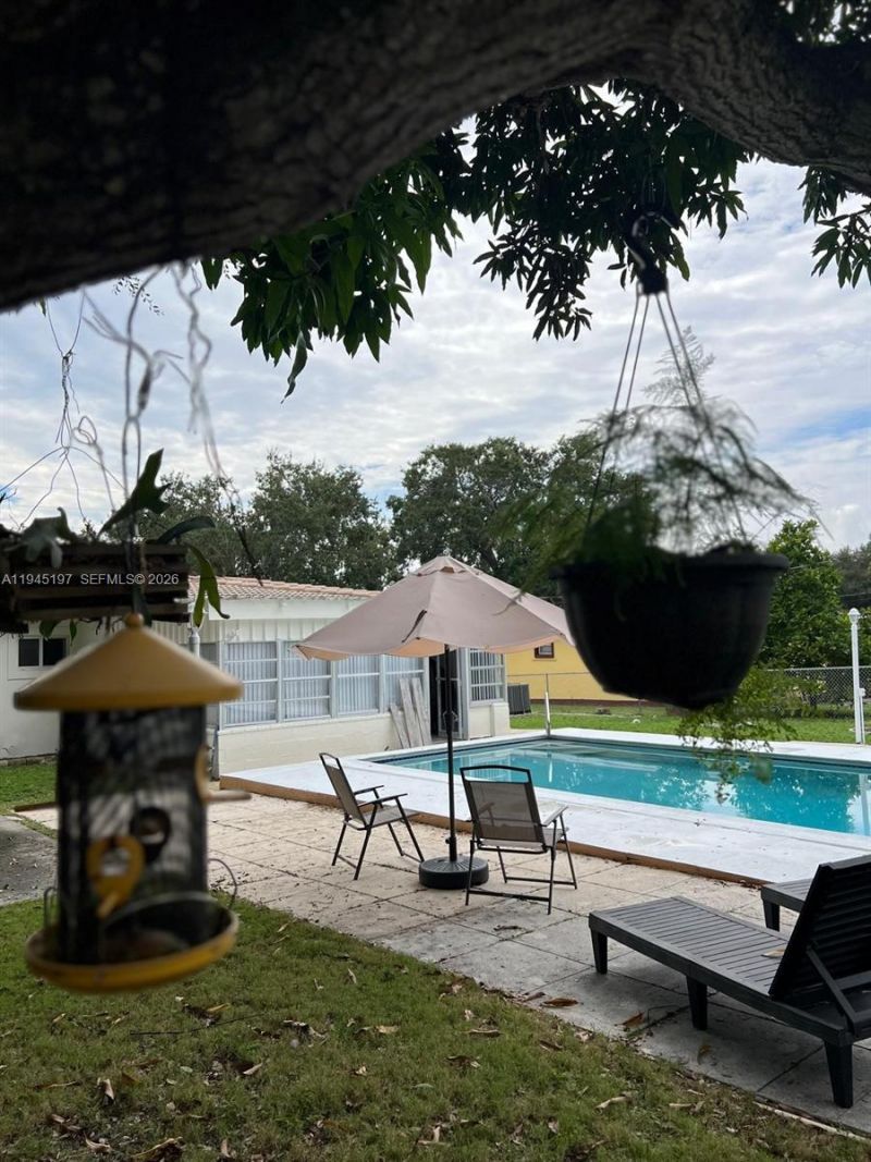 1735 NE 157th Ter, North Miami Beach, FL 33162 Photo