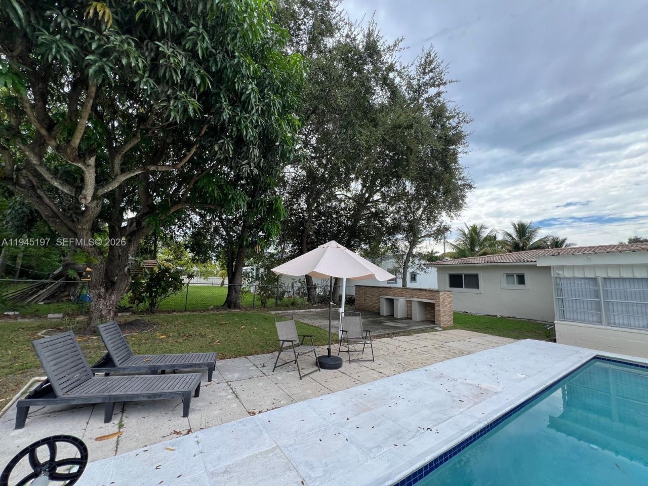 1735 NE 157th Ter, North Miami Beach, FL 33162 Photo