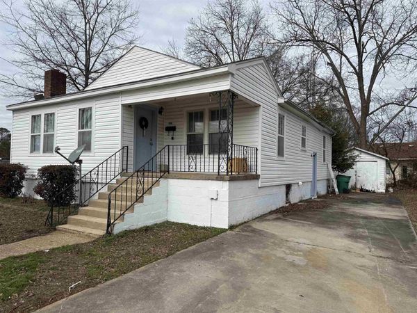 108 Jackson St, Tuscumbia, AL