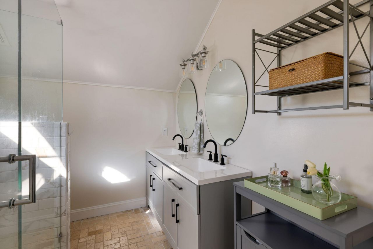 1975 Tison Lane Photo 13