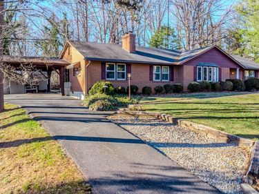 2122 Laurel Lane, Altavista, VA 24517