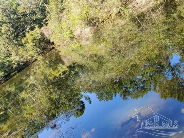 250 N Chipper Rd, Cantonment, FL 32533