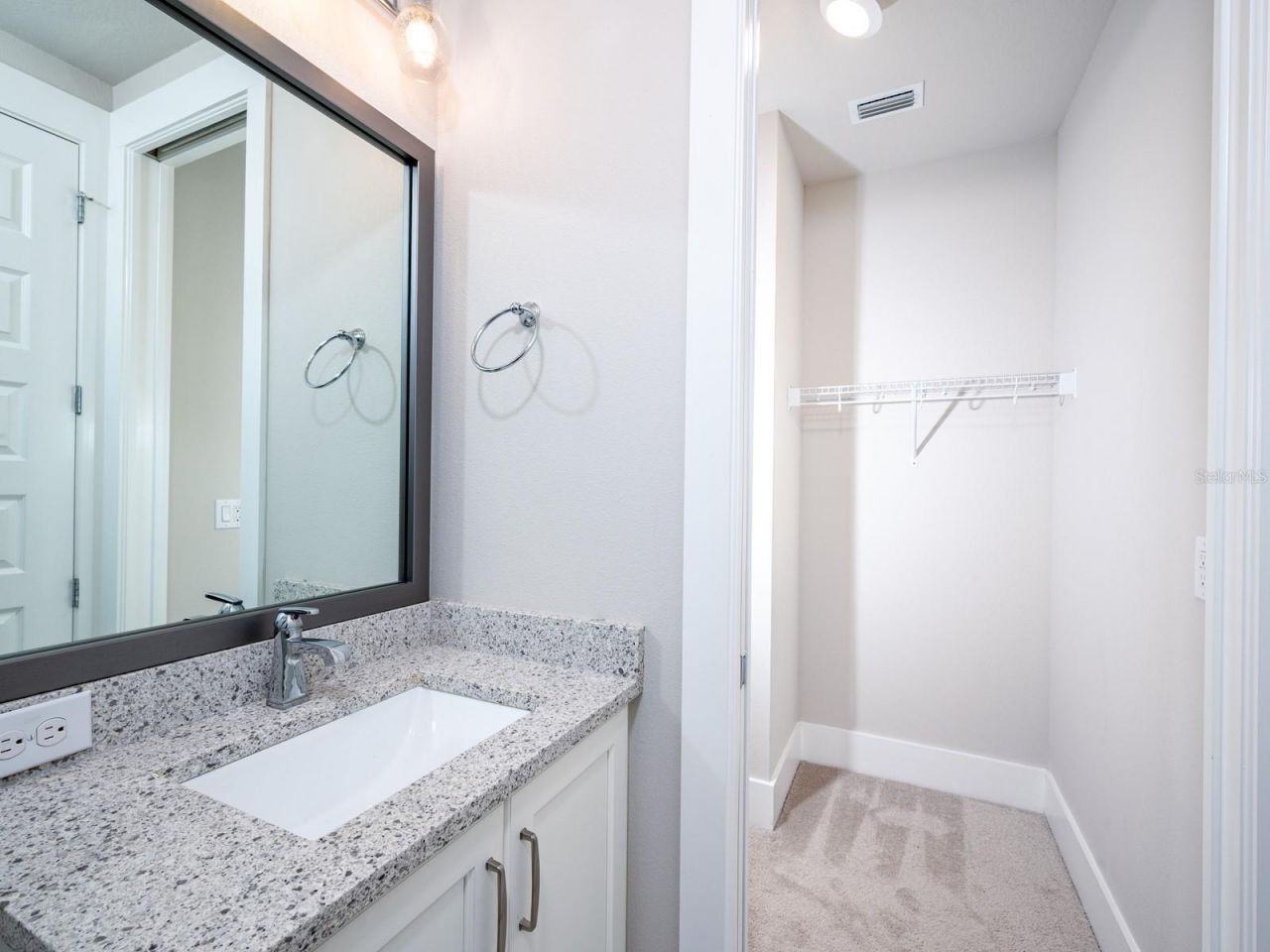 516 Laurel Park Drive, Sarasota, FL 34236 Photo