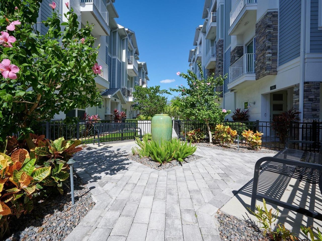 516 Laurel Park Drive, Sarasota, FL 34236 Photo