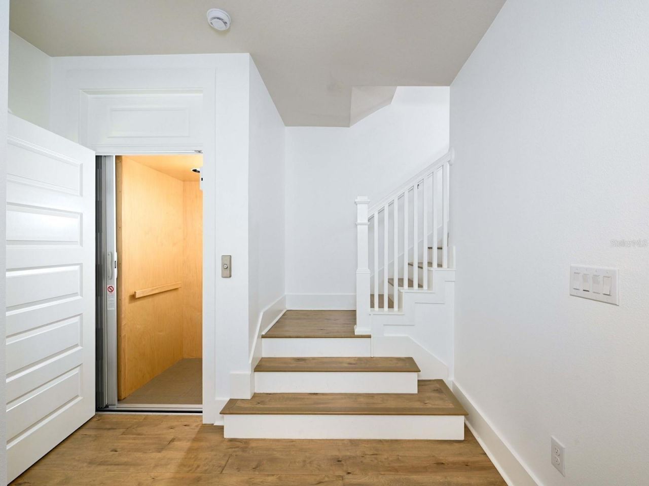 516 Laurel Park Drive, Sarasota, FL 34236 Photo