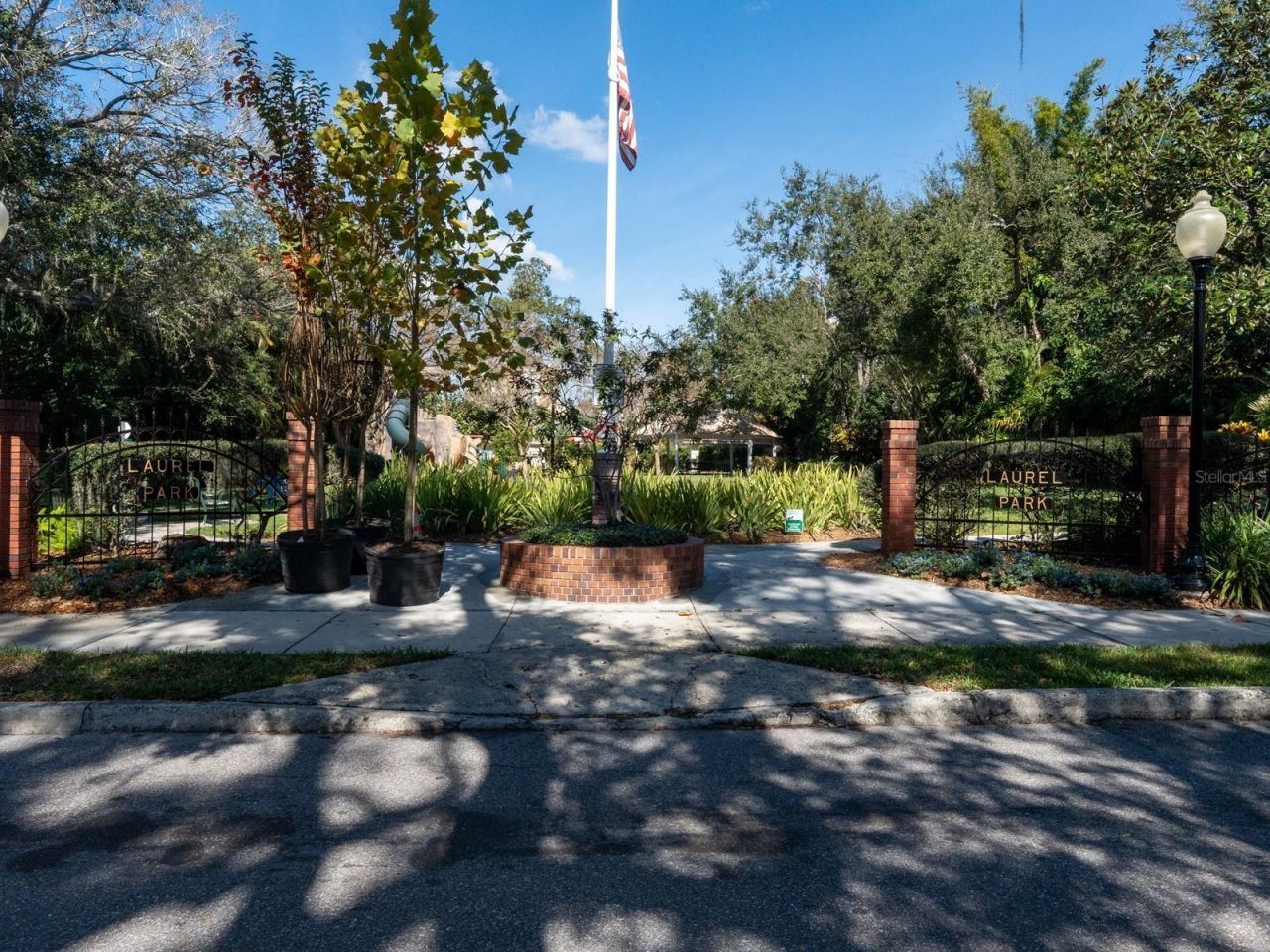 516 Laurel Park Drive, Sarasota, FL 34236 Photo