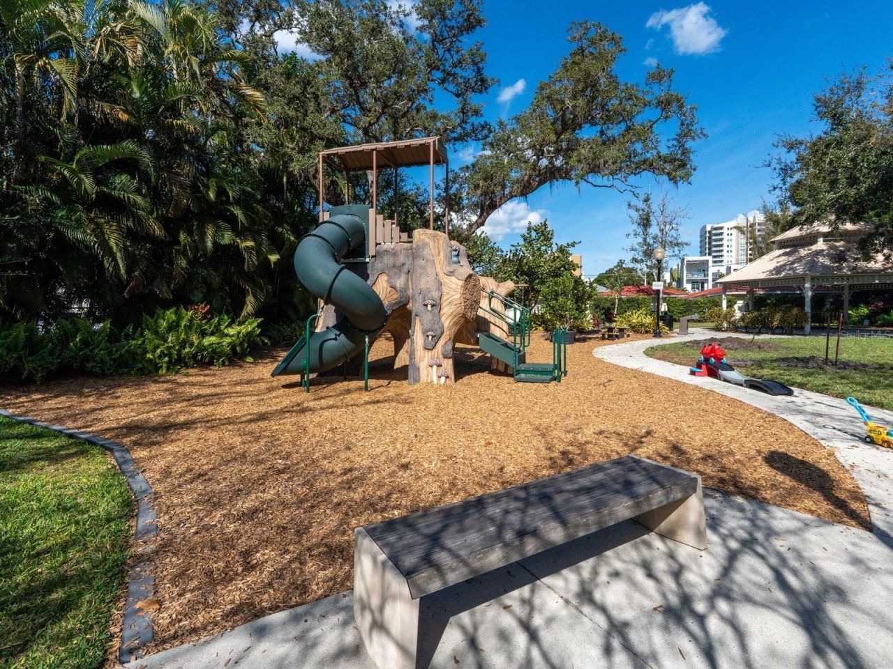 516 Laurel Park Drive, Sarasota, FL 34236 Photo