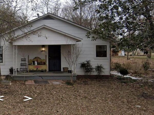 104 W Gleason Street, Schlater, MS 38952