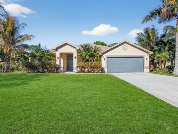 1941 SW Oakwood Rd, Port St Lucie, FL 34953