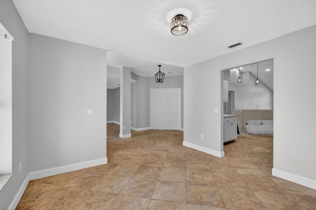 1941 SW Oakwood Rd, Port Saint Lucie, FL 34953 Photo